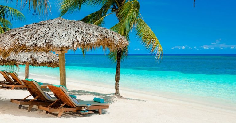 The Ultimate Travel Guide- How to Stay Healthy While Traveling